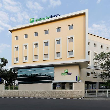 Holiday Inn Express Pune Pimpri By Ihg Exterior foto
