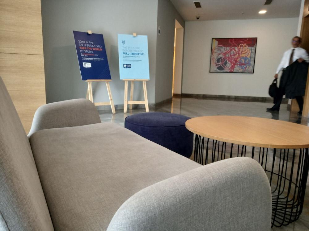 Holiday Inn Express Pune Pimpri By Ihg Exterior foto