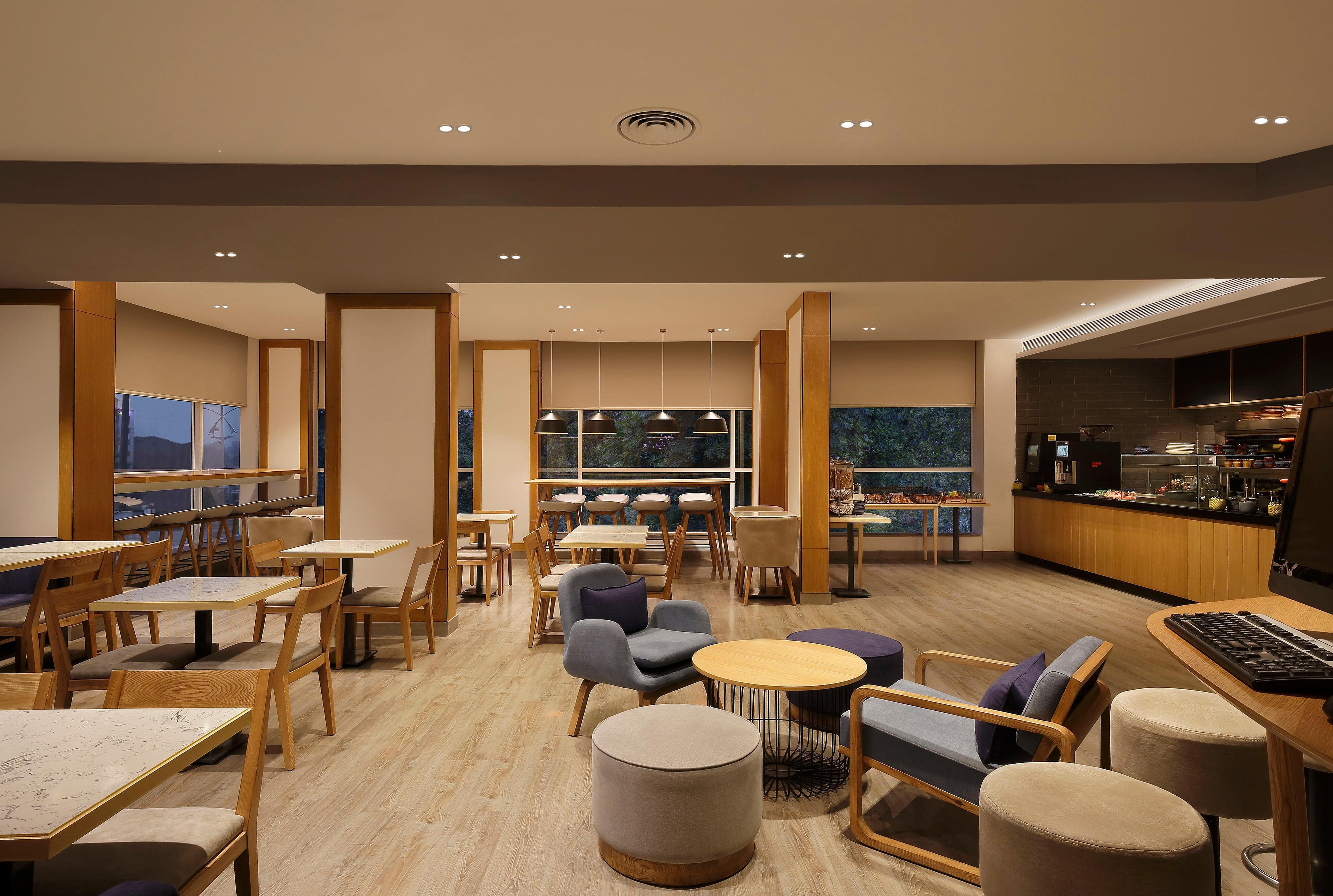 Holiday Inn Express Pune Pimpri By Ihg Exterior foto