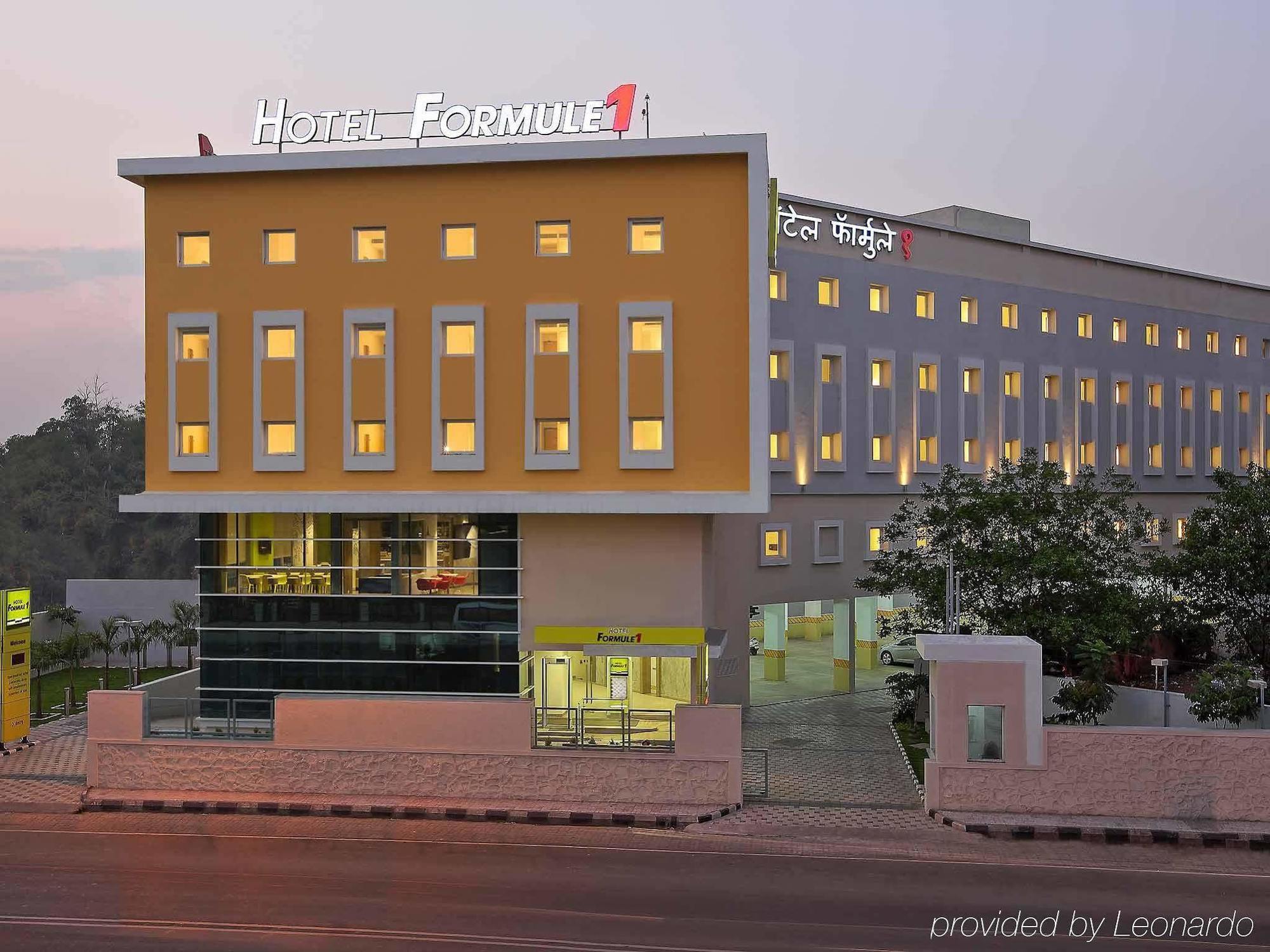 Holiday Inn Express Pune Pimpri By Ihg Exterior foto